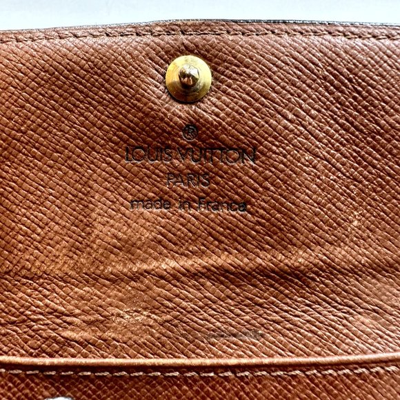 Custom Painted Authentic Louis Vuitton Keyholder - Courage the Cowardly Dog - Picture 10 of 13